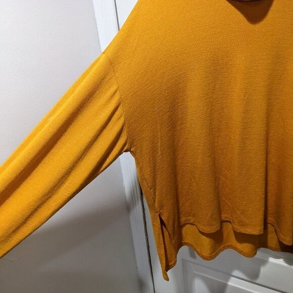 ARITZIA Wilfred Free | Misha Turtleneck in Orange - Picture 4 of 9